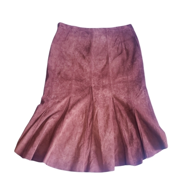 Danier Suede Leather Skirt - Picture 3 of 13